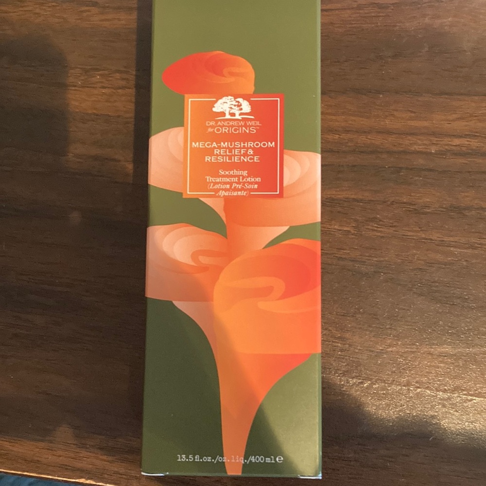 Origins Mega Mushroom Relief & Resilience lotion